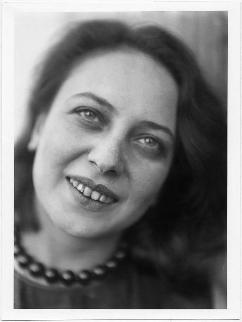 Portrait of Otti Berger / Photo: Lucia Moholy, Dessau 1927–1928