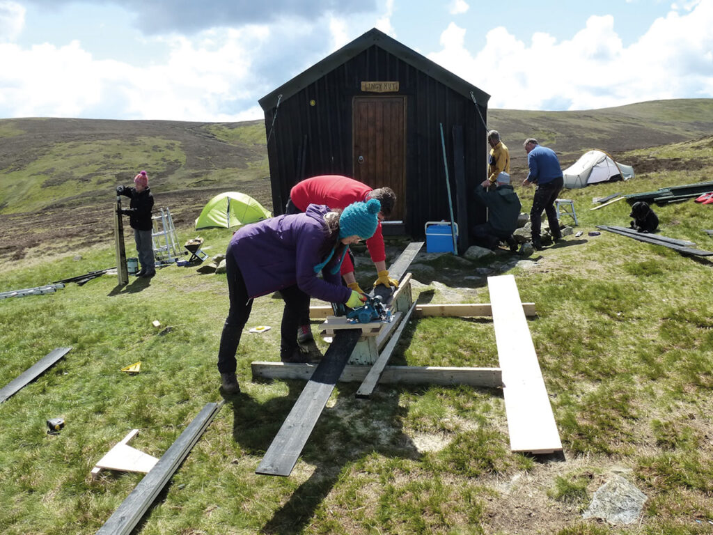 Lingy Hut work party